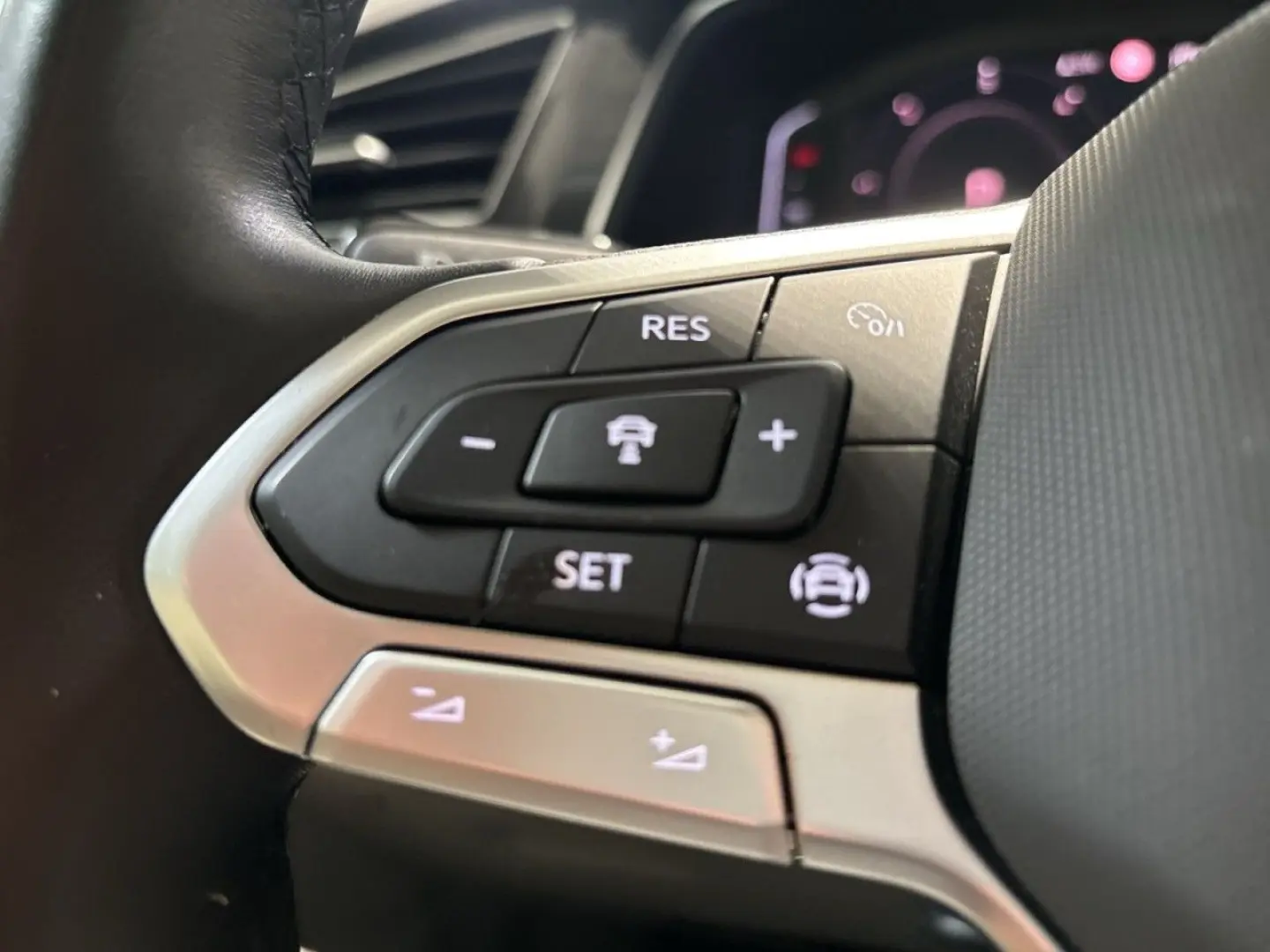 Tiguan 2.0 TDI Elegance DSG USB DAB LWS EPH SHZ