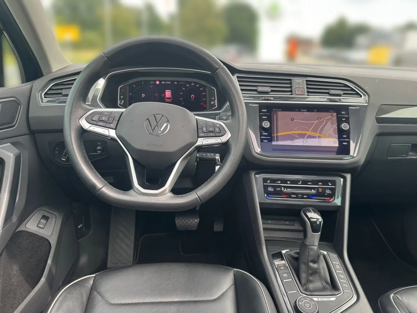 Tiguan 2.0 TDI DSG 4x4 ELEGANCE  IQ.LIGHT  PANO
