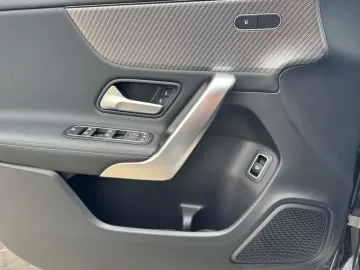 A 180 LIMO PROGRESSIVE SHZ LENKR.HZG LED KAMERA