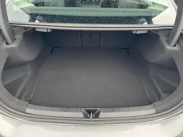 A 180 LIMO PROGRESSIVE SHZ LENKR.HZG LED KAMERA