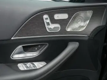 GLE 300 d 4M AMG DISTRONIC PANO AHK 360 AIRMATIC