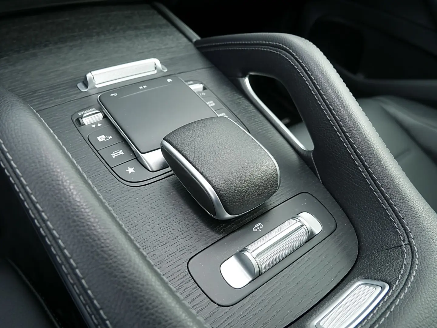 GLE 300 d 4M AMG DISTRONIC PANO AHK 360 AIRMATIC