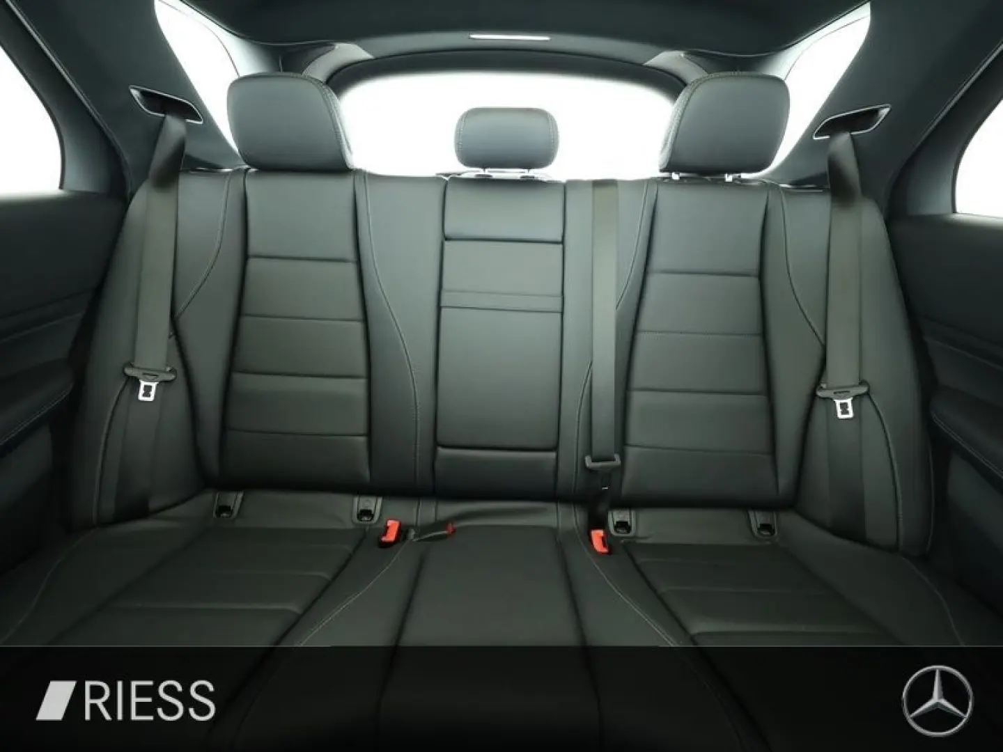 GLE 350 de 4MATIC AMG Sport Distr AHK Pano Airm