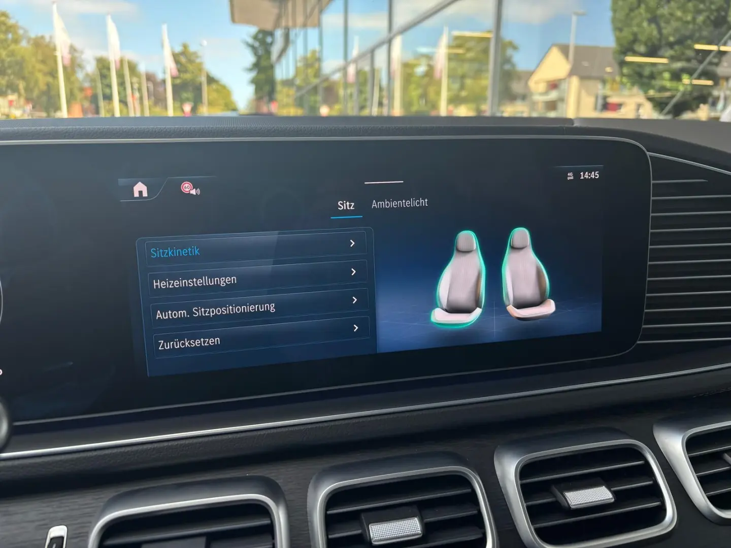 GLE 300 d 4M AMG Line Pano AHK Burm Fahreras 21