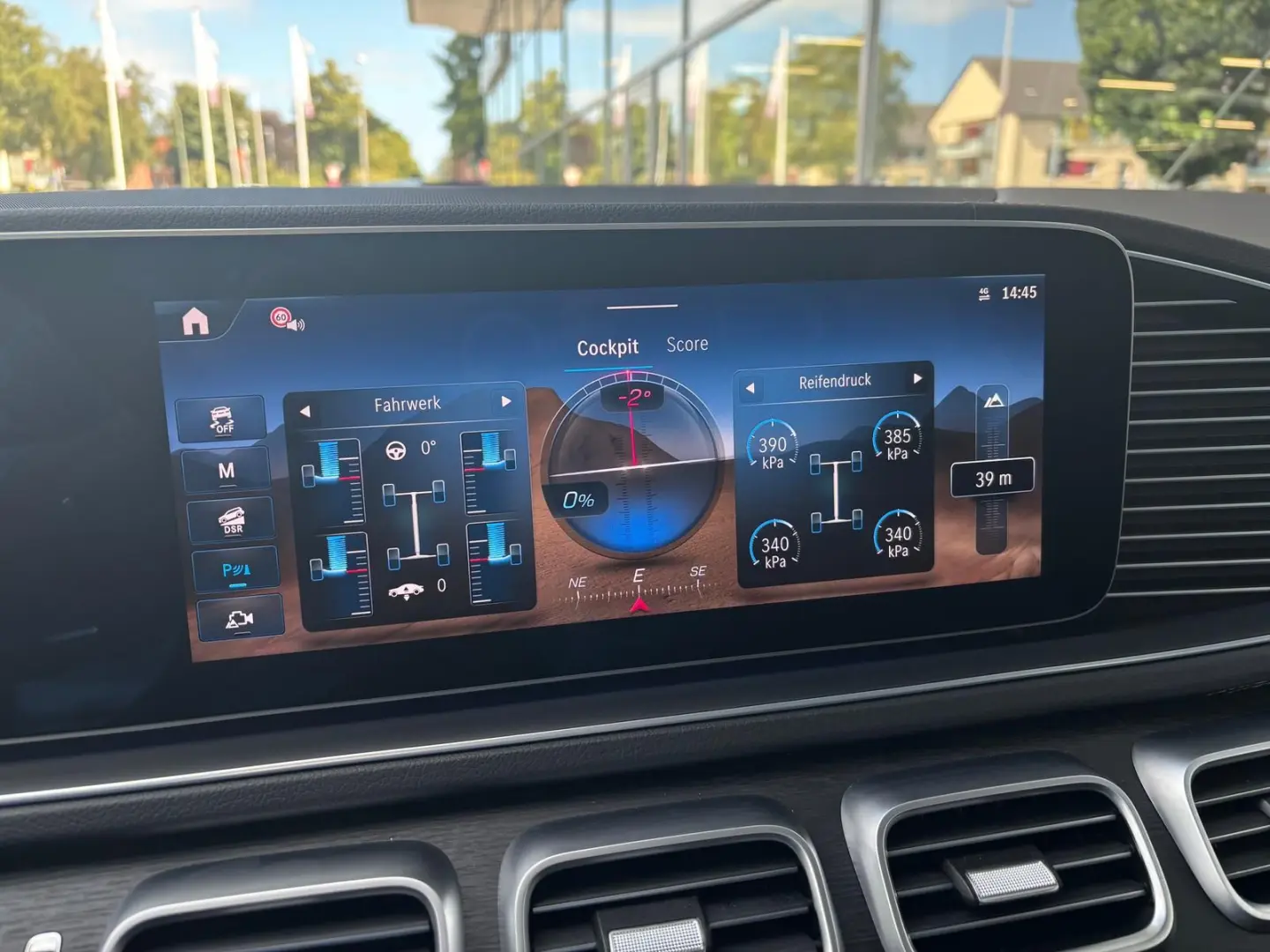 GLE 300 d 4M AMG Line Pano AHK Burm Fahreras 21