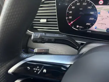 GLE 300 d 4M AMG Line Pano AHK Burm Fahreras 21