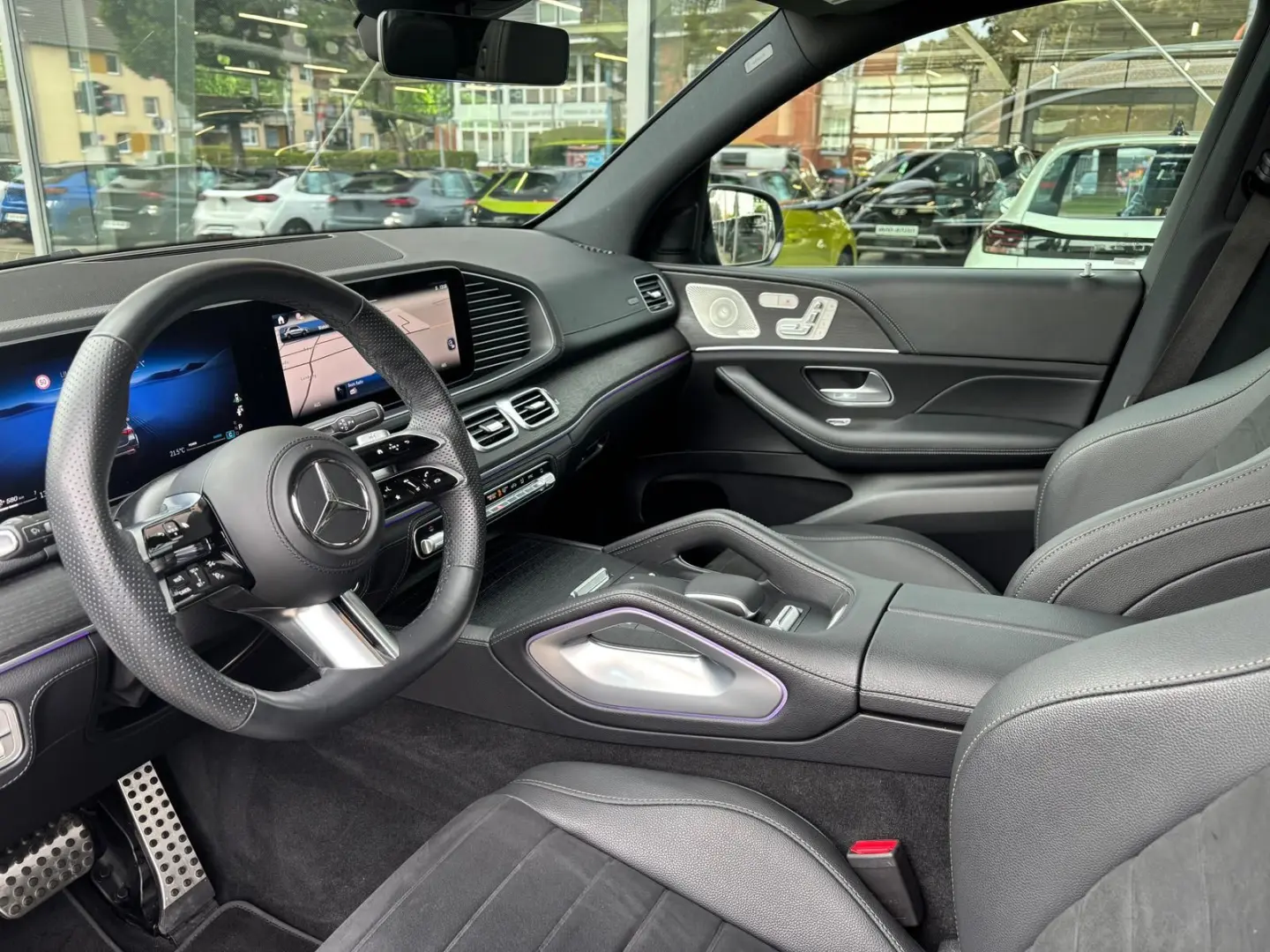 GLE 300 d 4M AMG Line Pano AHK Burm Fahreras 21