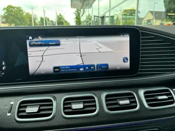 GLE 300 d 4M AMG Line Pano AHK Burm Fahreras 21