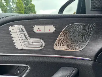 GLE 300 d 4M AMG Line Pano AHK Burm Fahreras 21