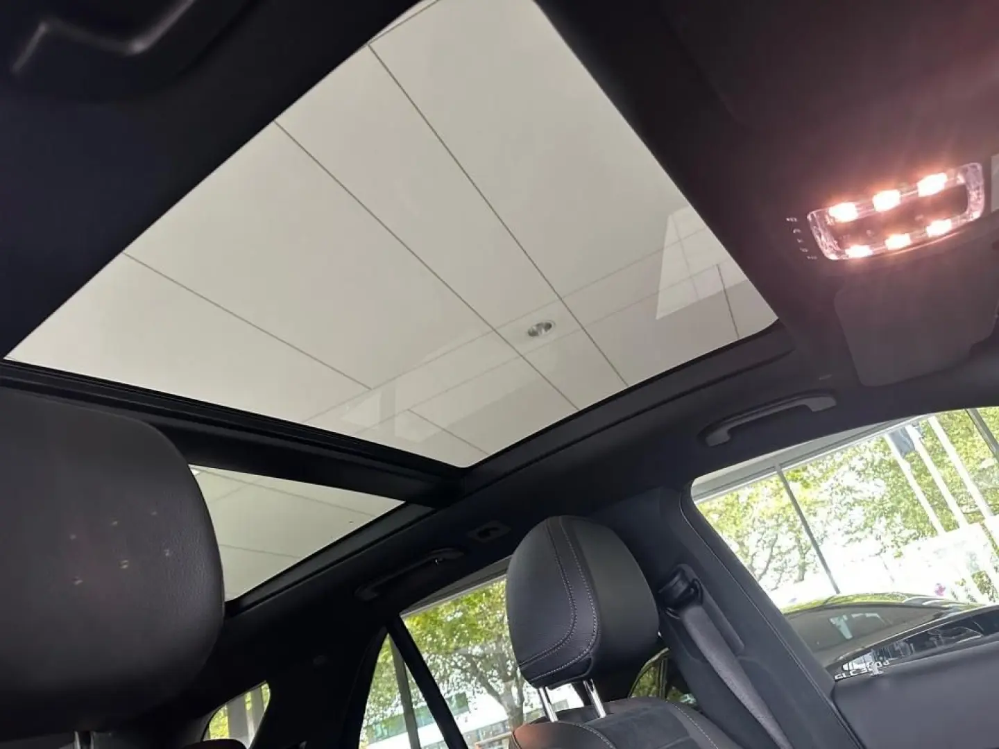 GLE 300 d 4M AMG Night MBEAM BURM DISTR PANO AHK