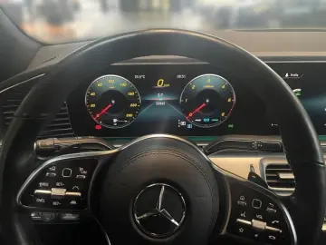 GLE 300 d 4M AMG NIGHT PANO AHK MEMORY AIRMATIC