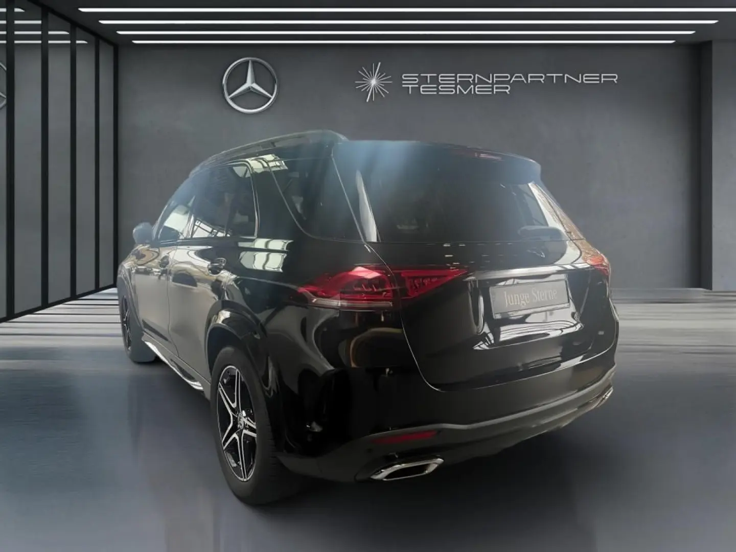 GLE 300 d 4M AMG NIGHT PANO AHK MEMORY AIRMATIC