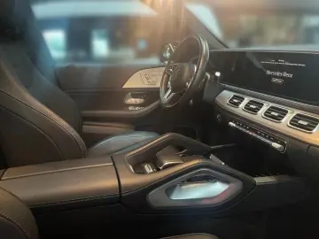 GLE 300 d 4M AMG NIGHT PANO AHK MEMORY AIRMATIC