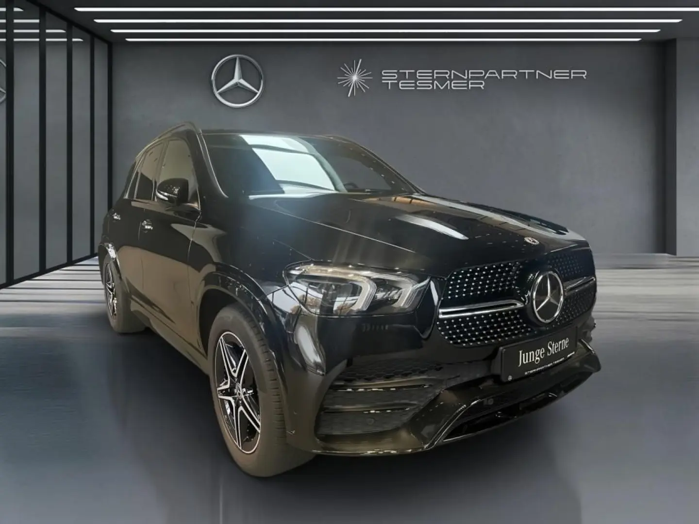 GLE 300 d 4M AMG NIGHT PANO AHK MEMORY AIRMATIC