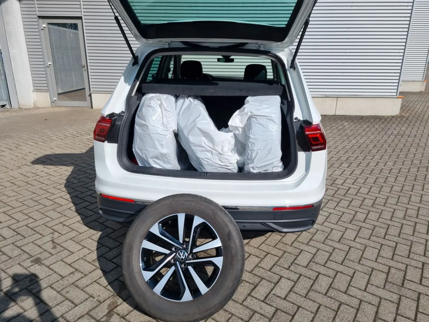 Tiguan 2.0 TDI DSG United AHK MATRIX ACC KAMERA