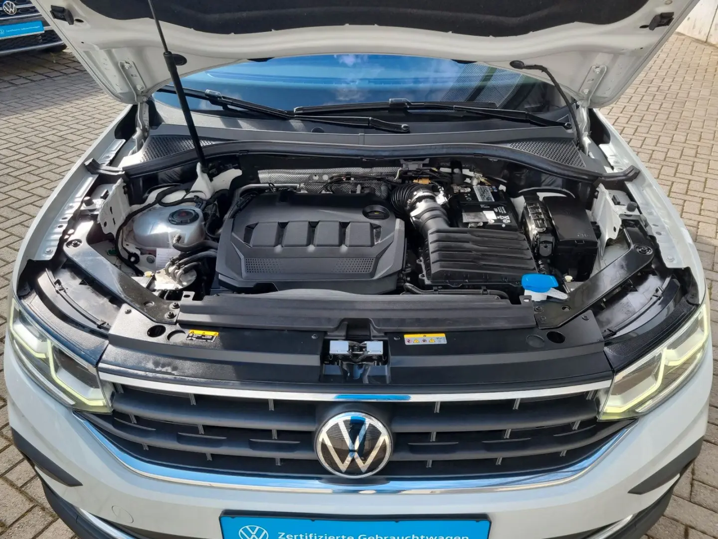 Tiguan 2.0 TDI DSG United AHK MATRIX ACC KAMERA