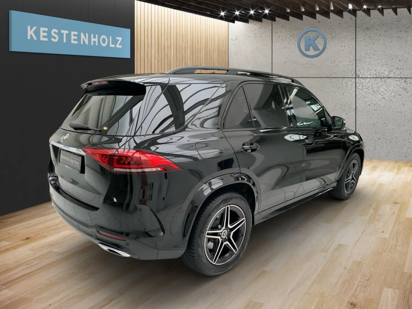 GLE 300 d 4M  AMG NIGHT AHK MEMO PANO 360  SHZ