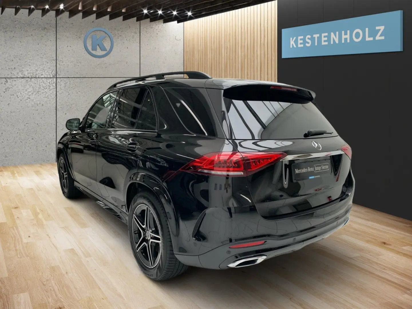 GLE 300 d 4M  AMG NIGHT AHK MEMO PANO 360  SHZ