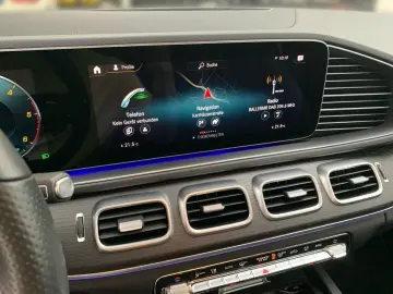 GLE 300 d 4M  AMG NIGHT AHK MEMO PANO 360  SHZ