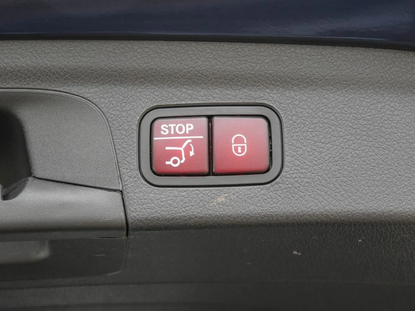 GLE 400 e 4MATIC  AMG KEYL DISTR NAVI MBeam PANO