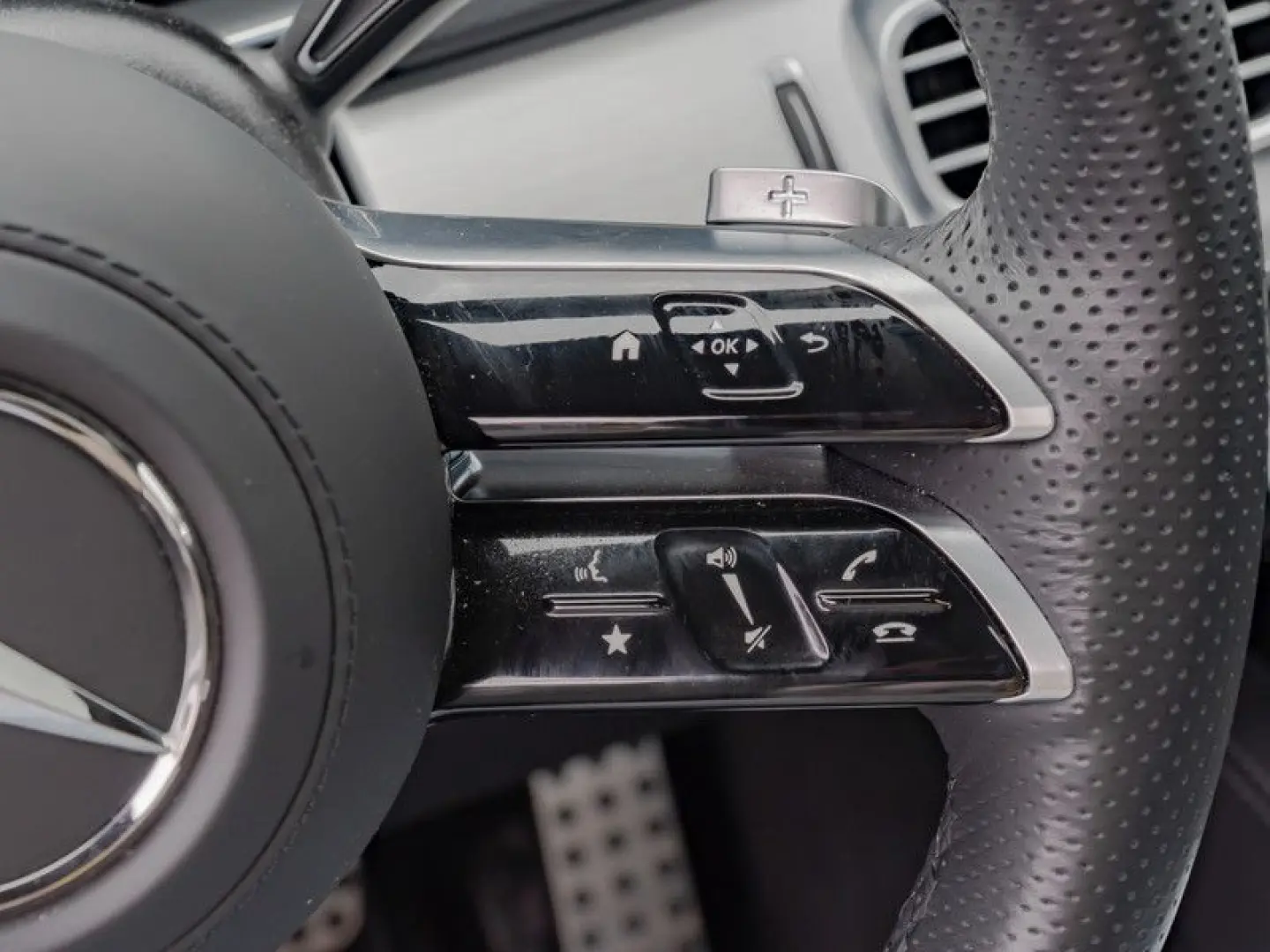 GLE 300 d 4M AMG-Sport Pano HUD AHK Night 22'