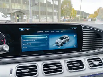GLE 300 d 4M AMG-Sport Pano HUD AHK Night 22'