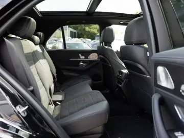 GLE 300 d 4M AMG-Sport Pano HUD Distr Night 21'