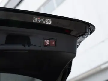GLE 300 d 4M AMG-Sport Pano HUD Distr Night 21'
