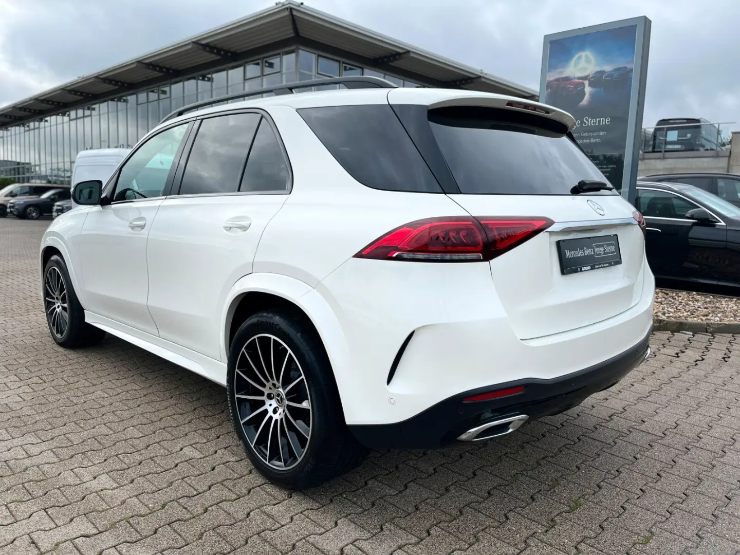 GLE 400 d 4M AMG Night AHK Multib Distr HUD Pano