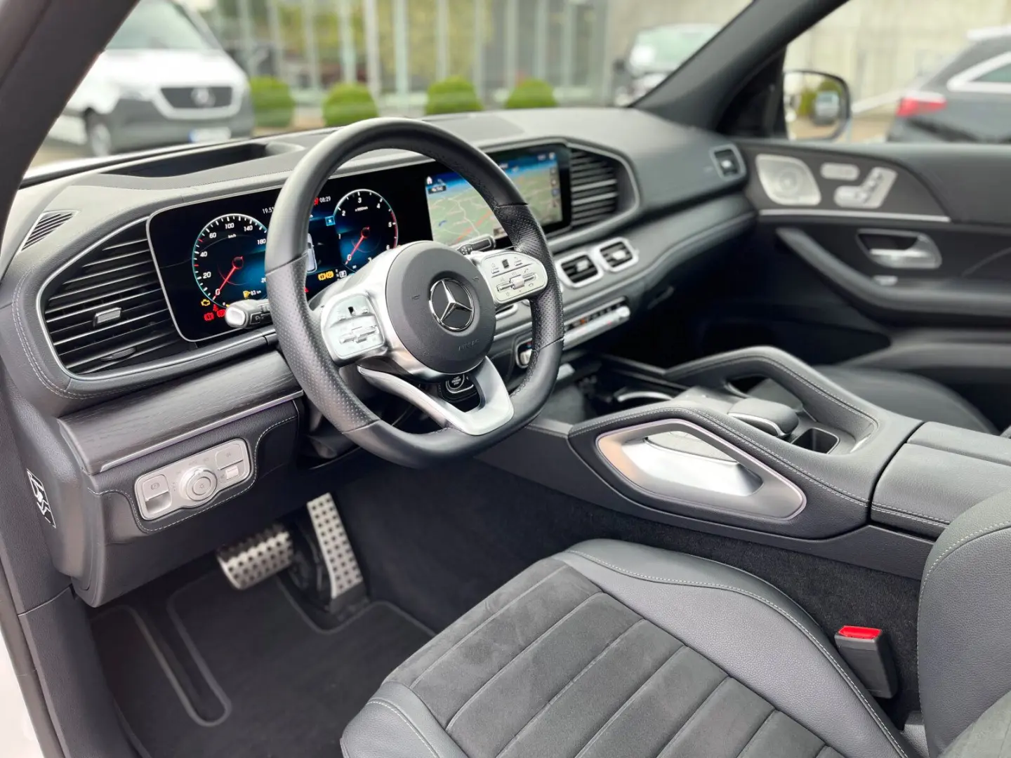 GLE 400 d 4M AMG Night AHK Multib Distr HUD Pano