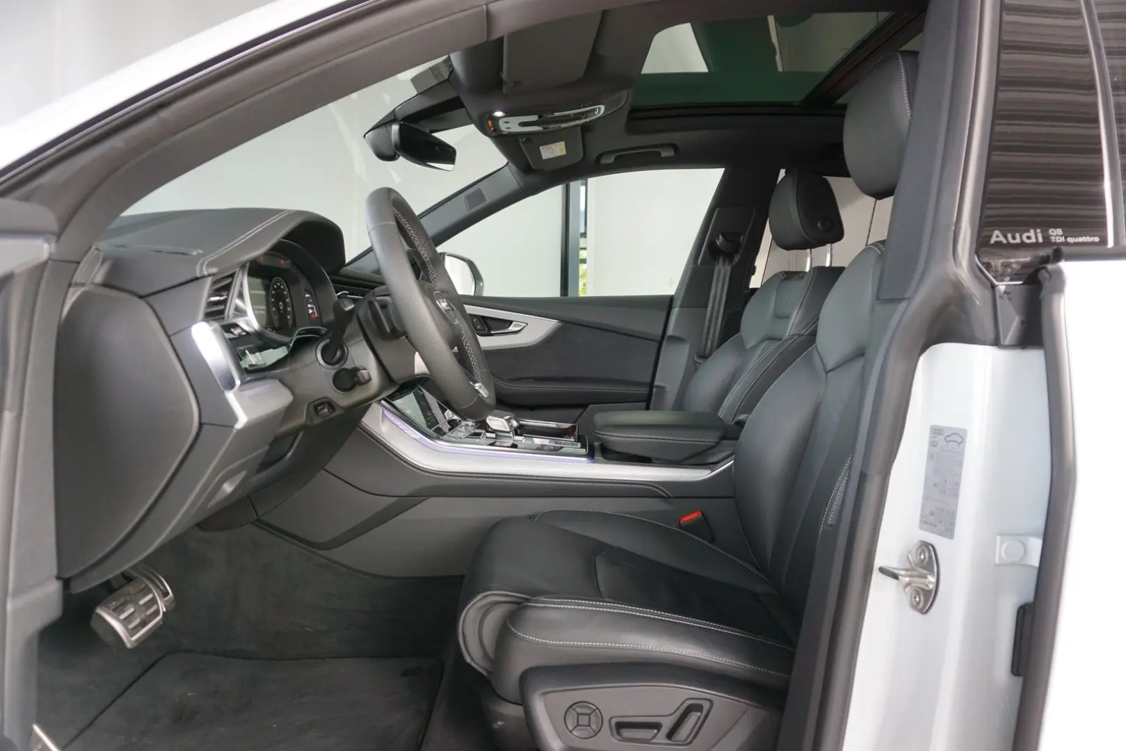 Q8 50 TDI quattro S line OLED Pano Laser HuD Std