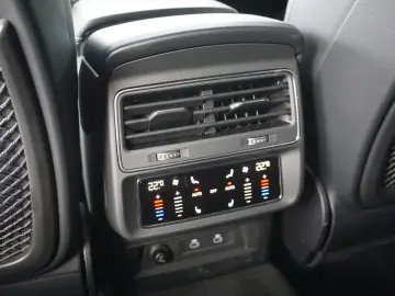 Q8 50 TDI quattro S line OLED Pano Laser HuD Std