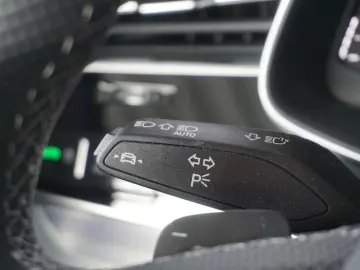 Q8 50 TDI quattro S line OLED Pano Laser HuD Std