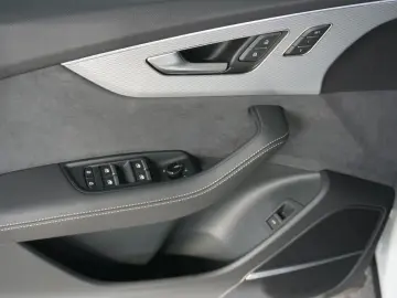 Q8 50 TDI quattro S line OLED Pano Laser HuD Std