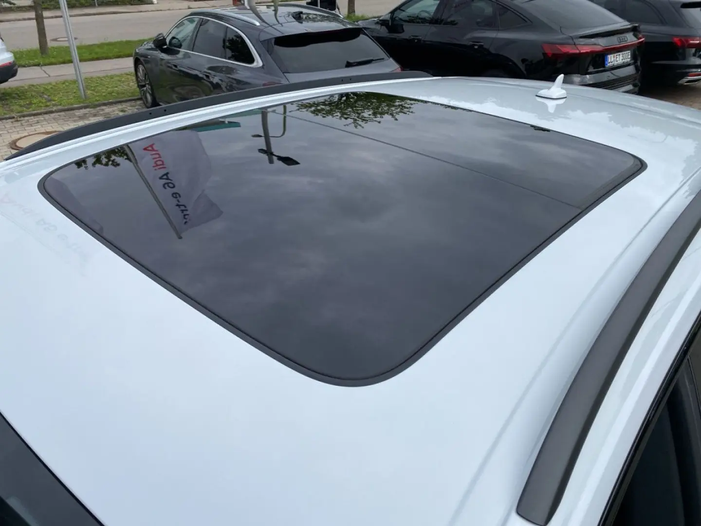 Q8 SUV 50 TDI quattro S line tiptr. ACC SH Laser