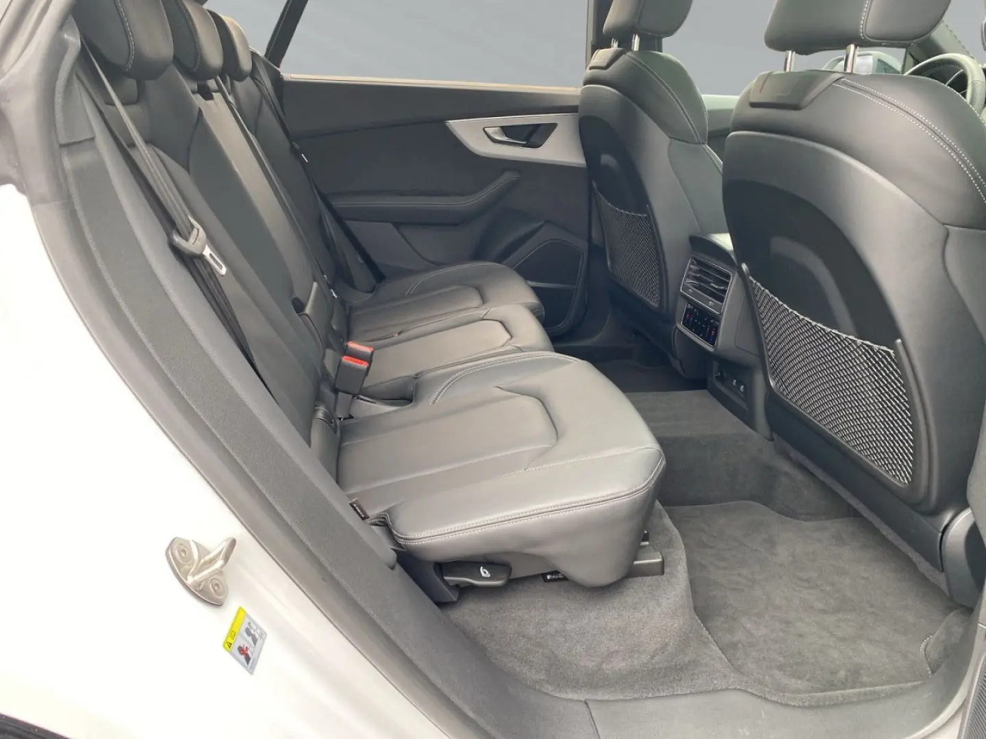 Q8 SUV 50 TDI quattro S line tiptr. ACC SH Laser