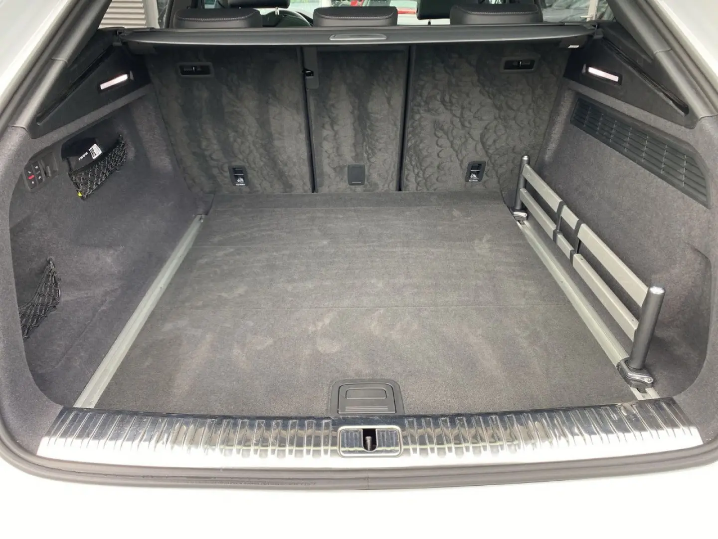 Q8 SUV 50 TDI quattro S line tiptr. ACC SH Laser