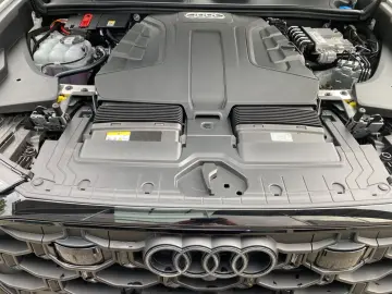 Q8 SUV 50 TDI quattro S line tiptr. ACC SH Laser