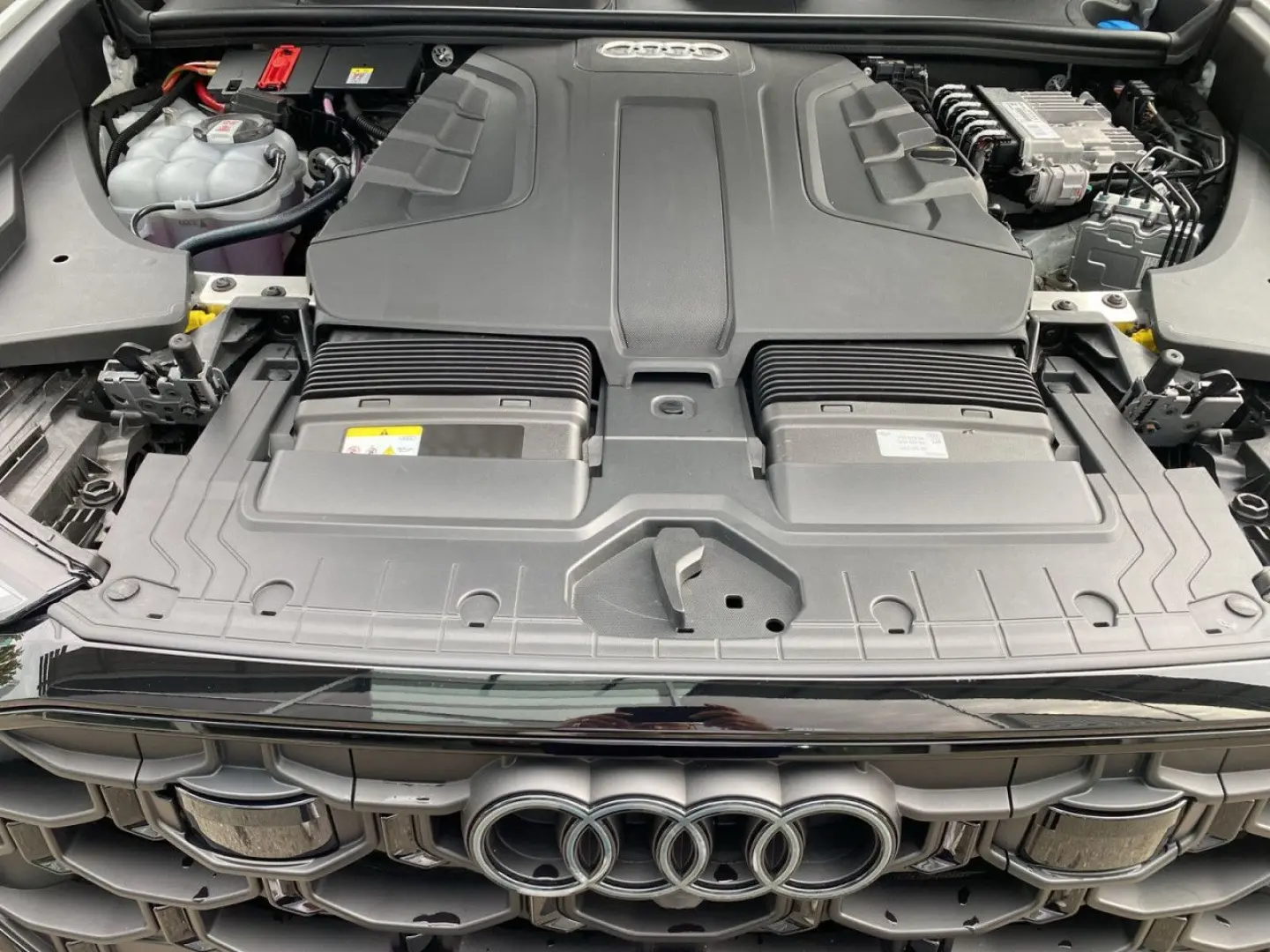 Q8 SUV 50 TDI quattro S line tiptr. ACC SH Laser