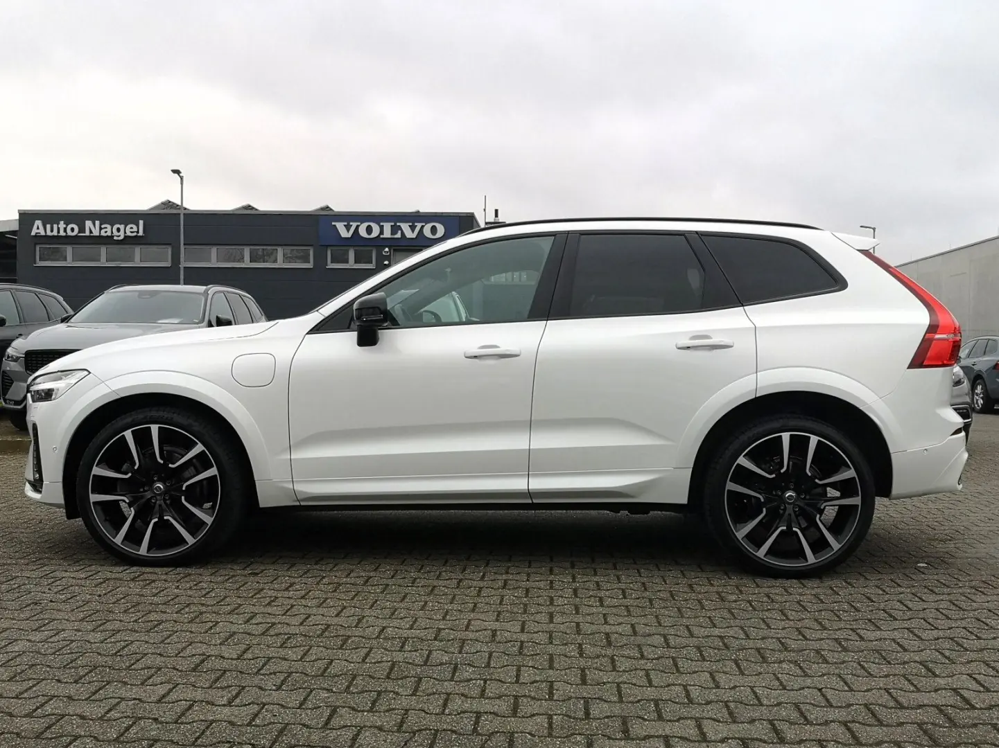 XC60 T6 AWD R-Design Plug-In SD Keyless-Start BC