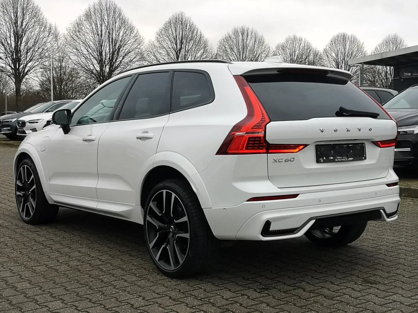 XC60 T6 AWD R-Design Plug-In SD Keyless-Start BC
