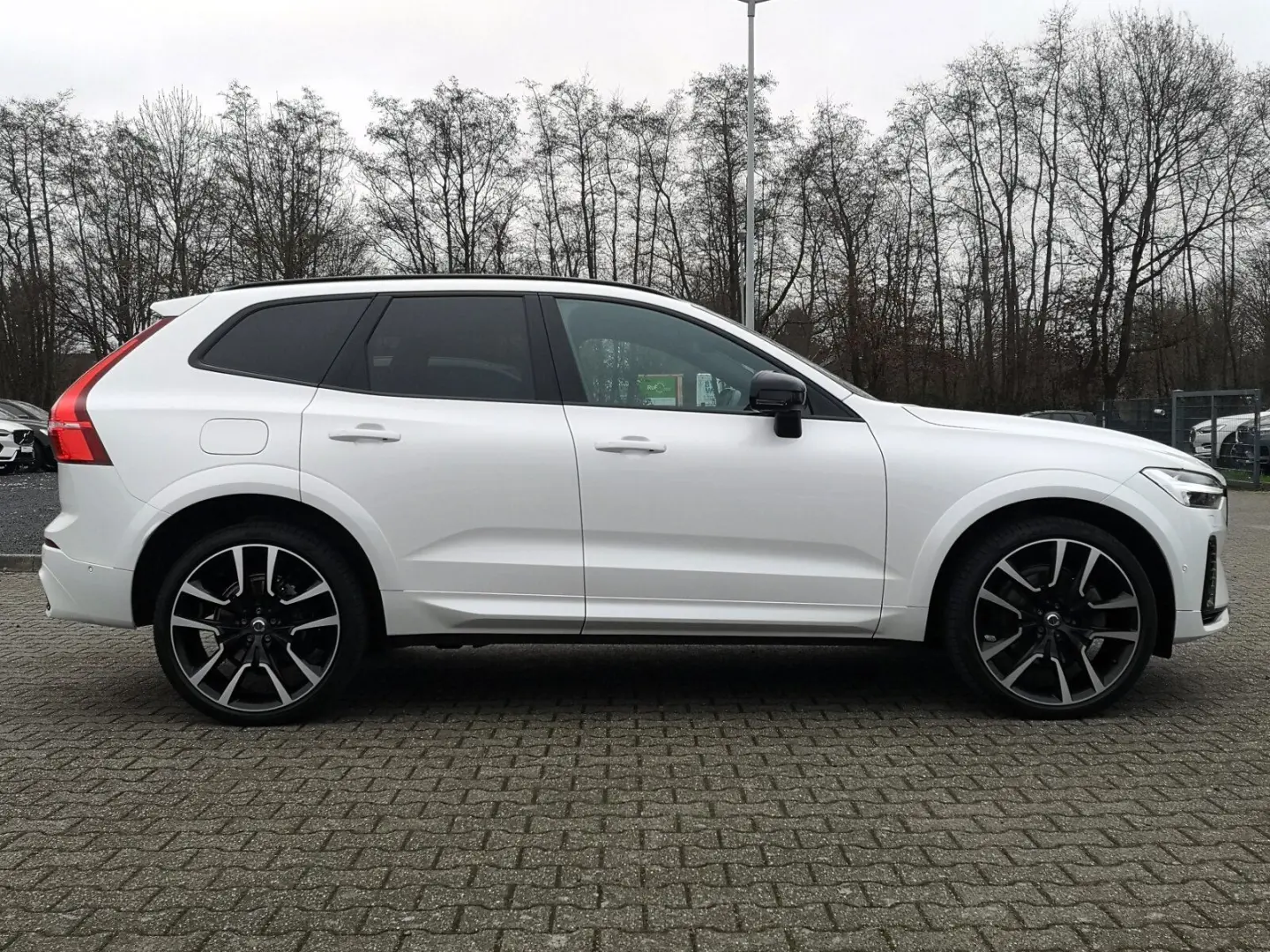 XC60 T6 AWD R-Design Plug-In SD Keyless-Start BC