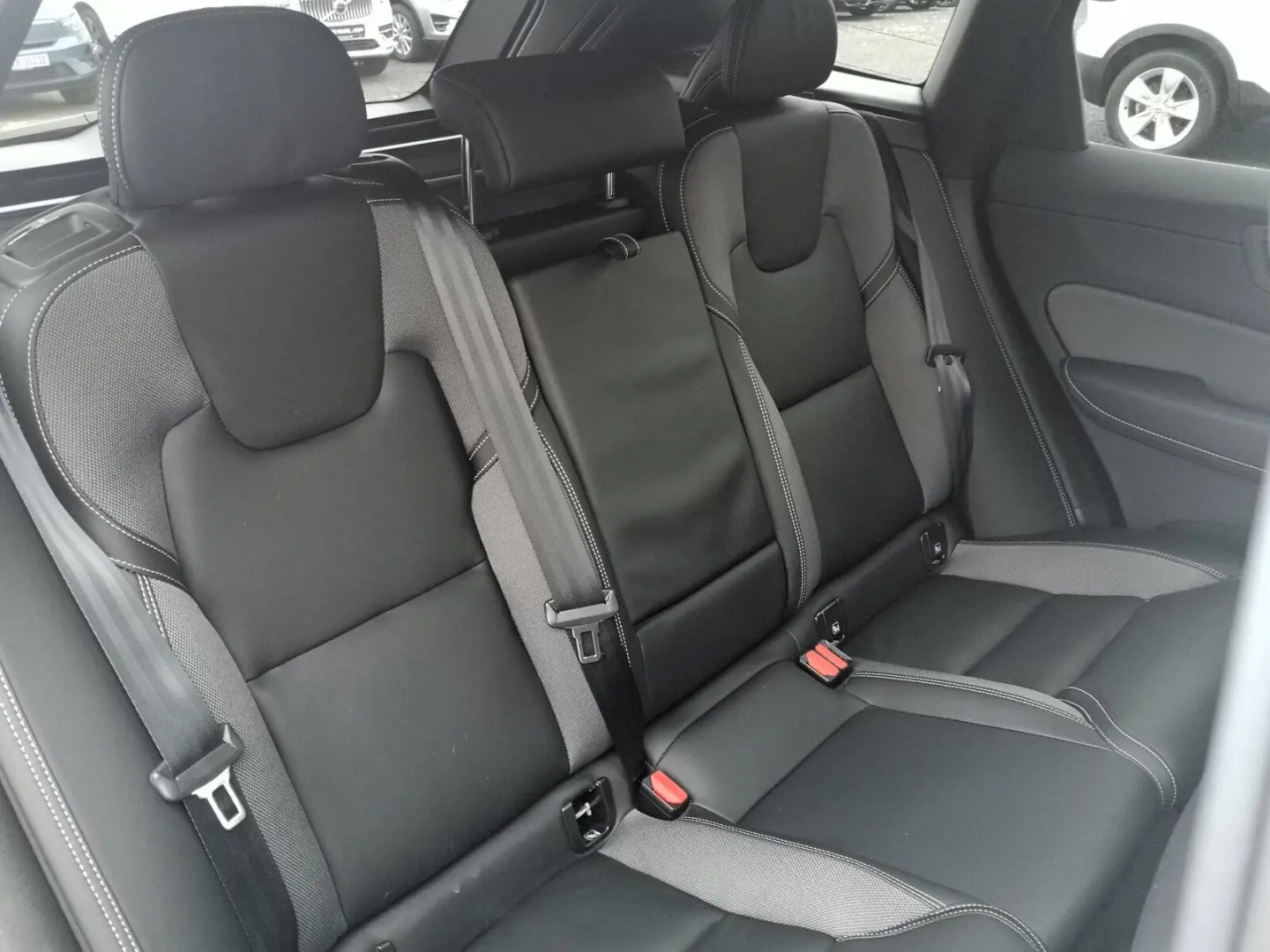 XC60 T6 AWD R-Design Plug-In SD Keyless-Start BC