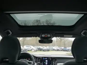 XC60 T6 AWD R-Design Plug-In SD Keyless-Start BC