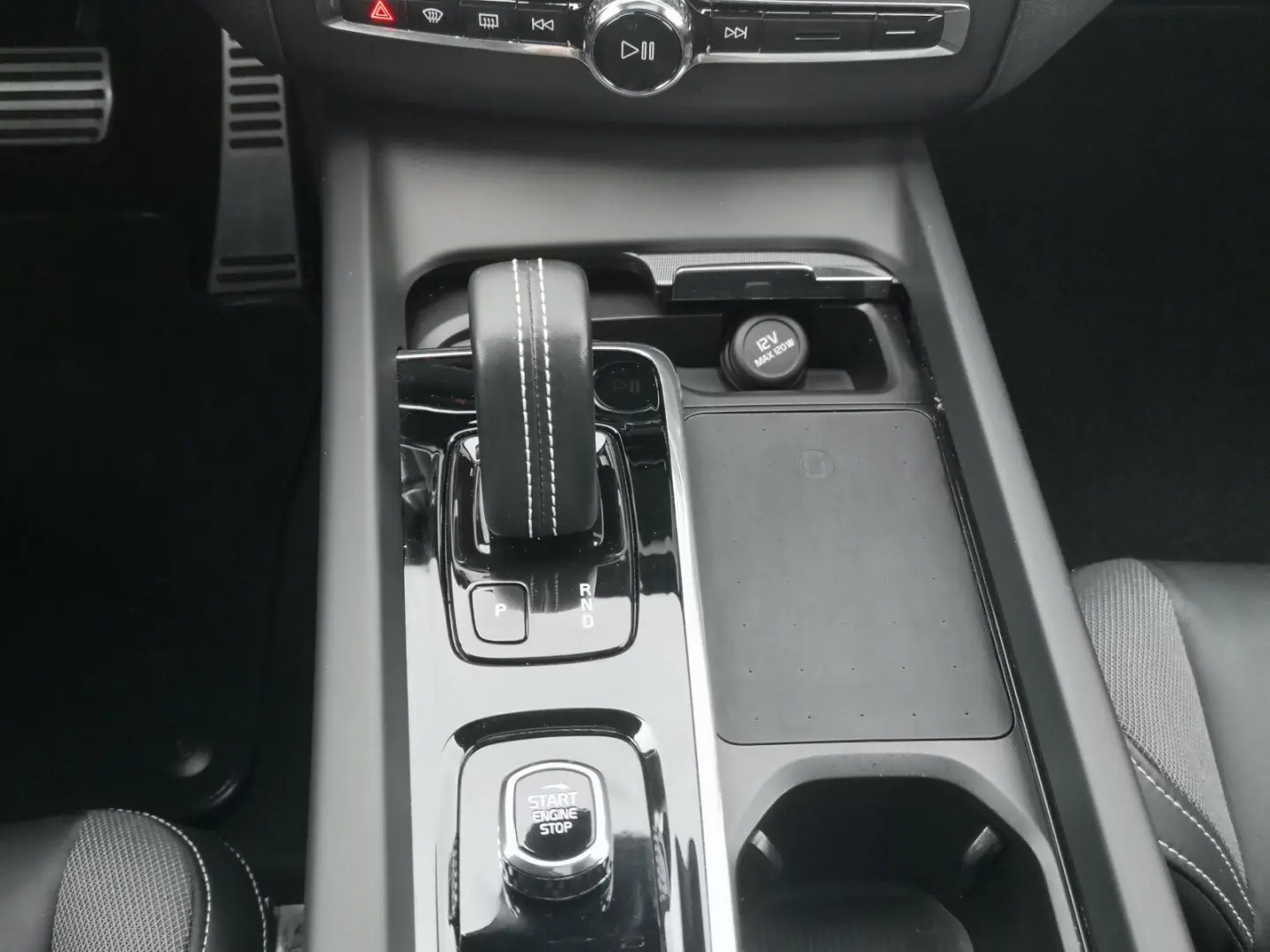 XC60 T6 AWD R-Design Plug-In SD Keyless-Start BC