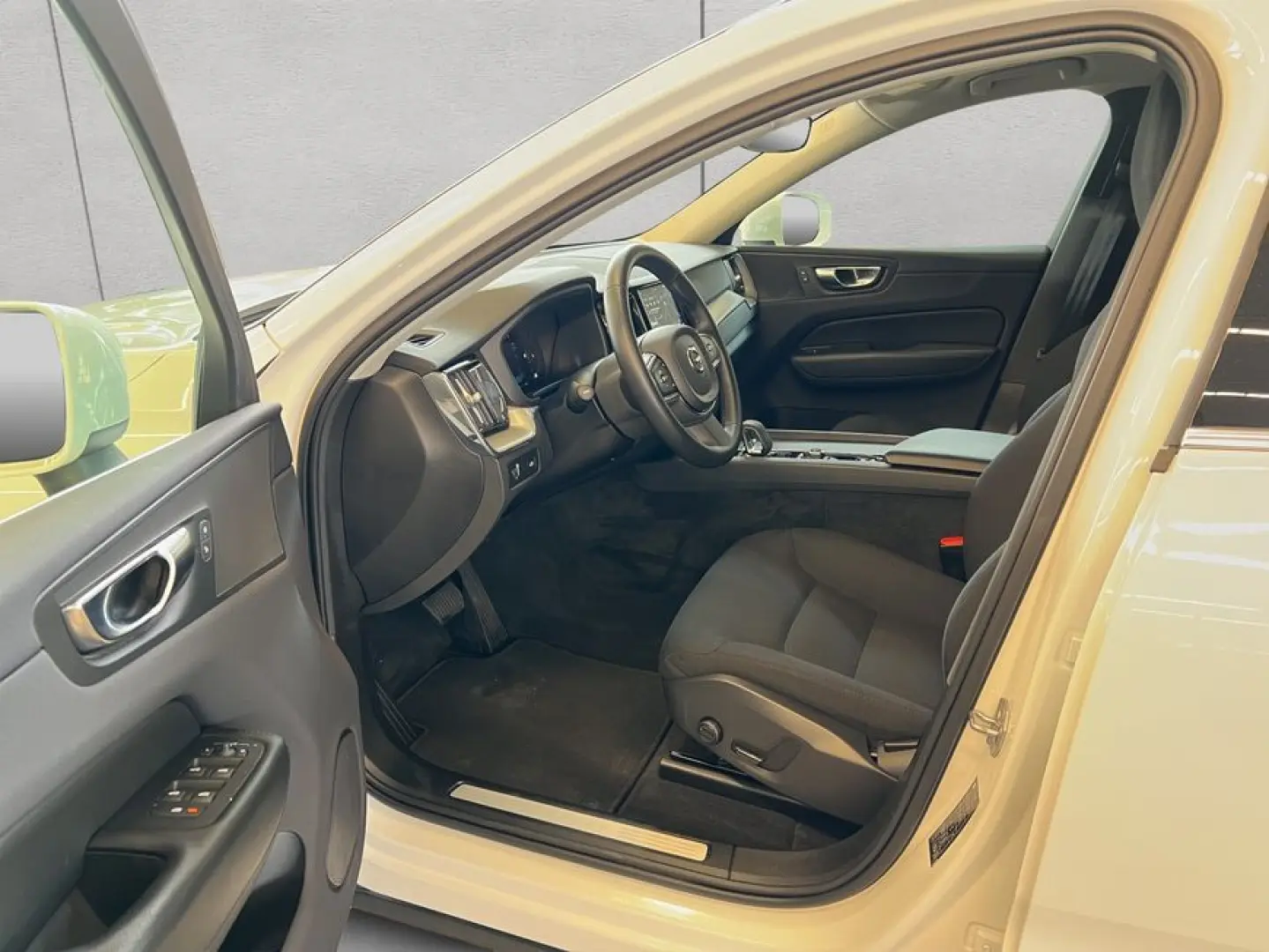 XC60 B4 Momentum-Pro Aut Google-Maps LED-Thors-H