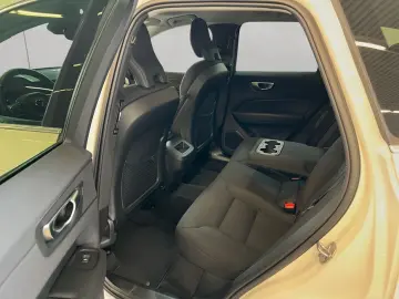 XC60 B4 Momentum-Pro Aut Google-Maps LED-Thors-H