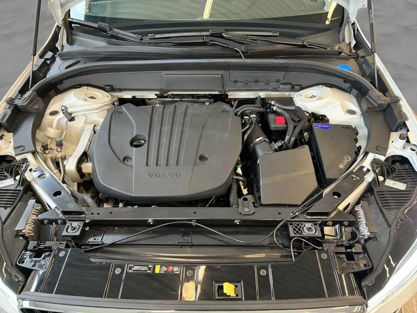 XC60 B4 Momentum-Pro Aut Google-Maps LED-Thors-H