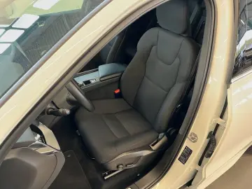 XC60 B4 Momentum-Pro Aut Google-Maps LED-Thors-H