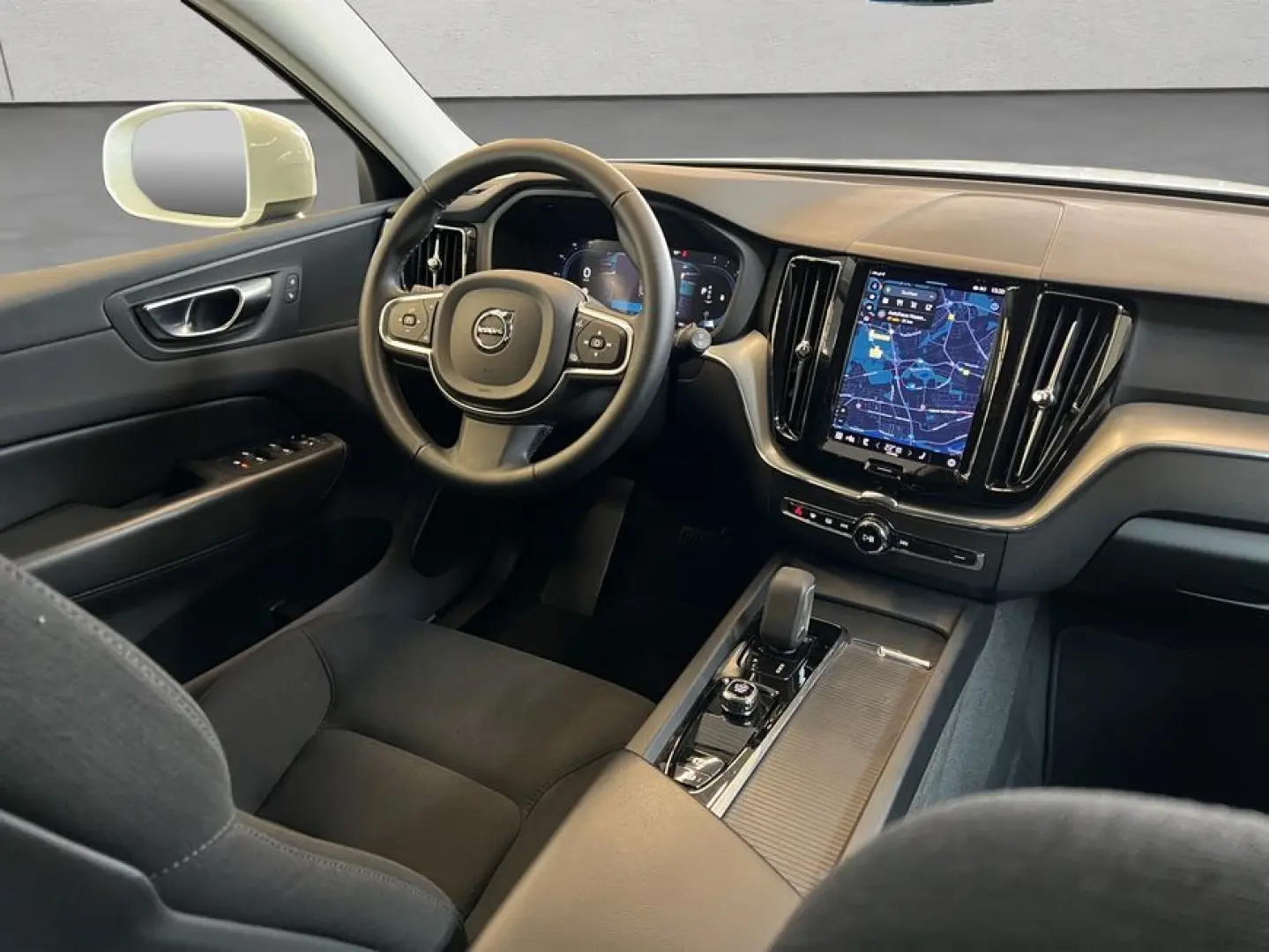 XC60 B4 Momentum-Pro Aut Google-Maps LED-Thors-H